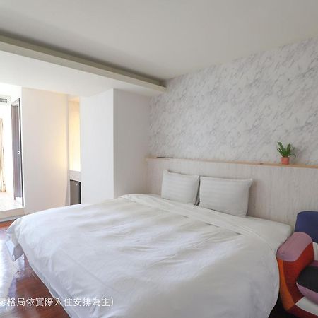 Dream 12 Hotel Taichung Exterior photo